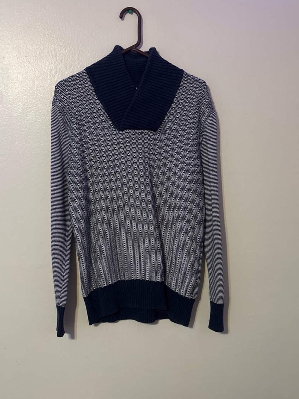H&M Vintage Knitted Sweater Very comfy Heavy Weight